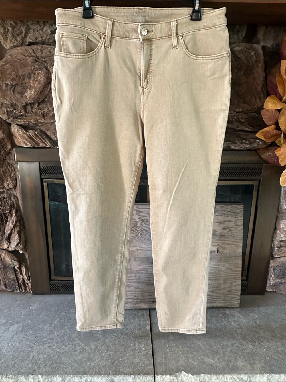 Chico’s So Slimming Girlfriend Slim Leg Ankle- Size 2R